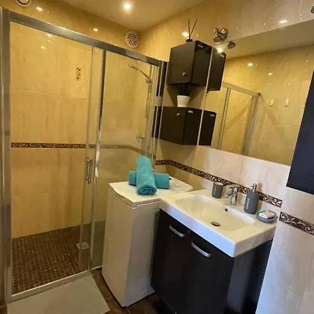 Home3city Plaza Apartment